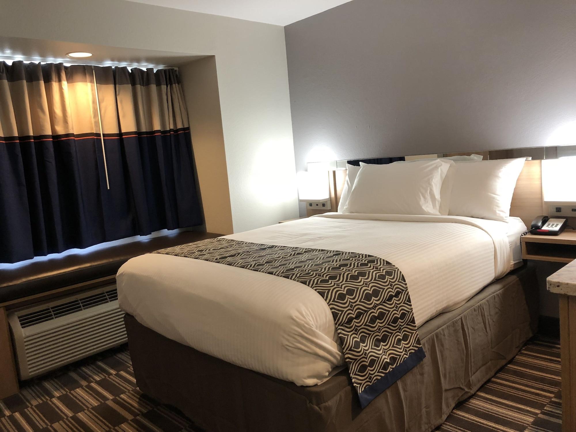 Microtel Inn & Suites Baton Rouge Exterior photo