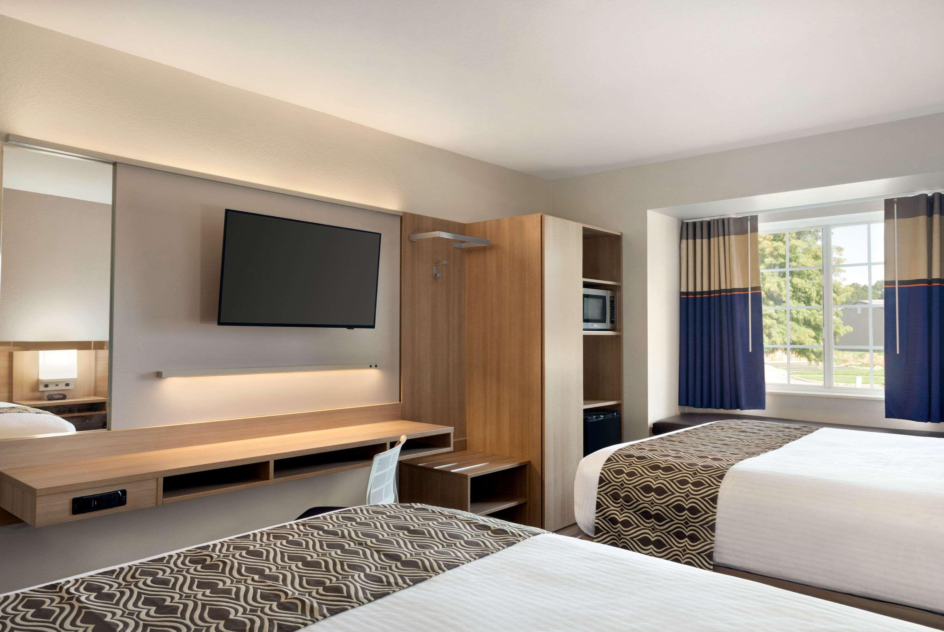 Microtel Inn & Suites Baton Rouge Exterior photo