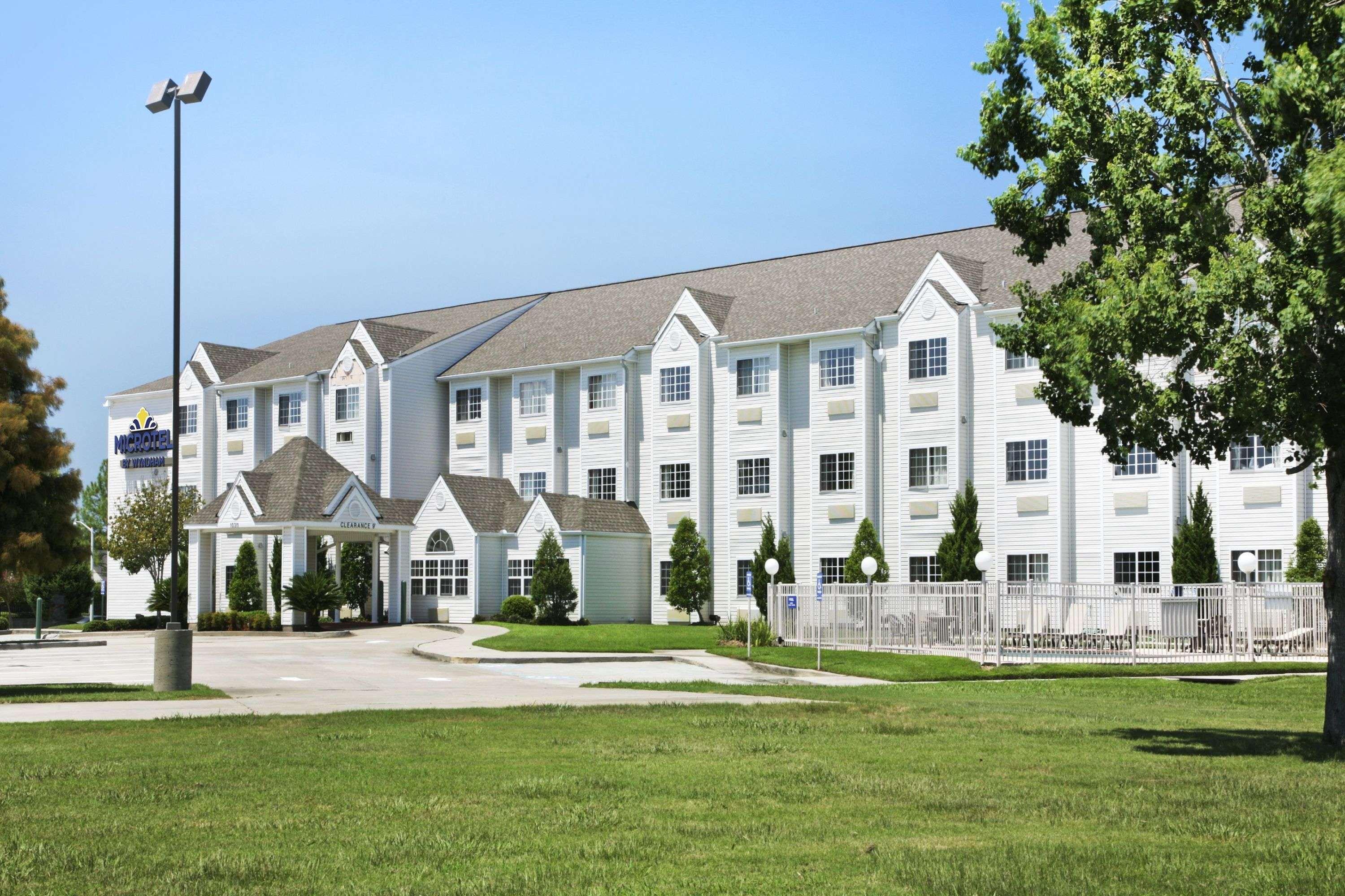 Microtel Inn & Suites Baton Rouge Exterior photo